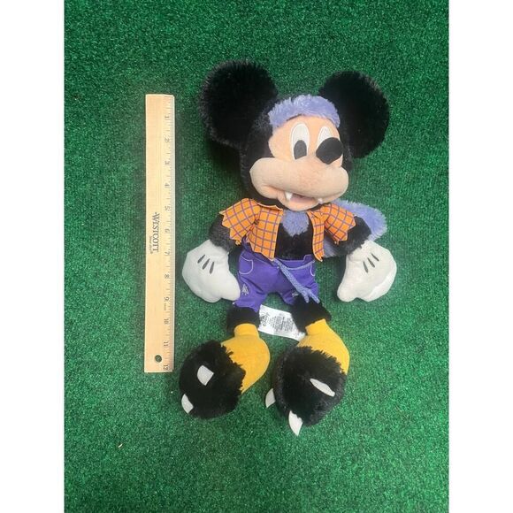 2019 Vampire Halloween Mickey Plush Disney Store - Picture 2 of 4